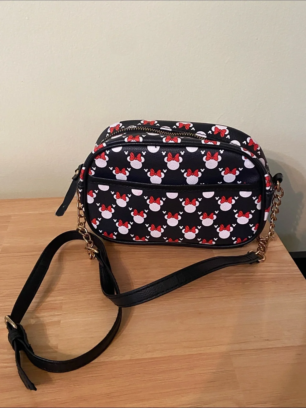 Minnie Mouse Disney Crossbody Bag with Red Bow Pattern